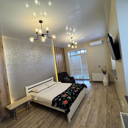 Vip Apartment У Центрі Міста, Новобуджк Театральний,Дуже Простора Rivne Eksteriør bilde
