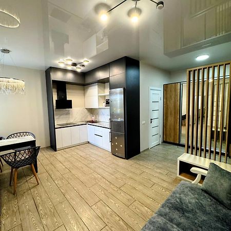 Vip Apartment У Центрі Міста, Новобуджк Театральний,Дуже Простора Rivne Eksteriør bilde