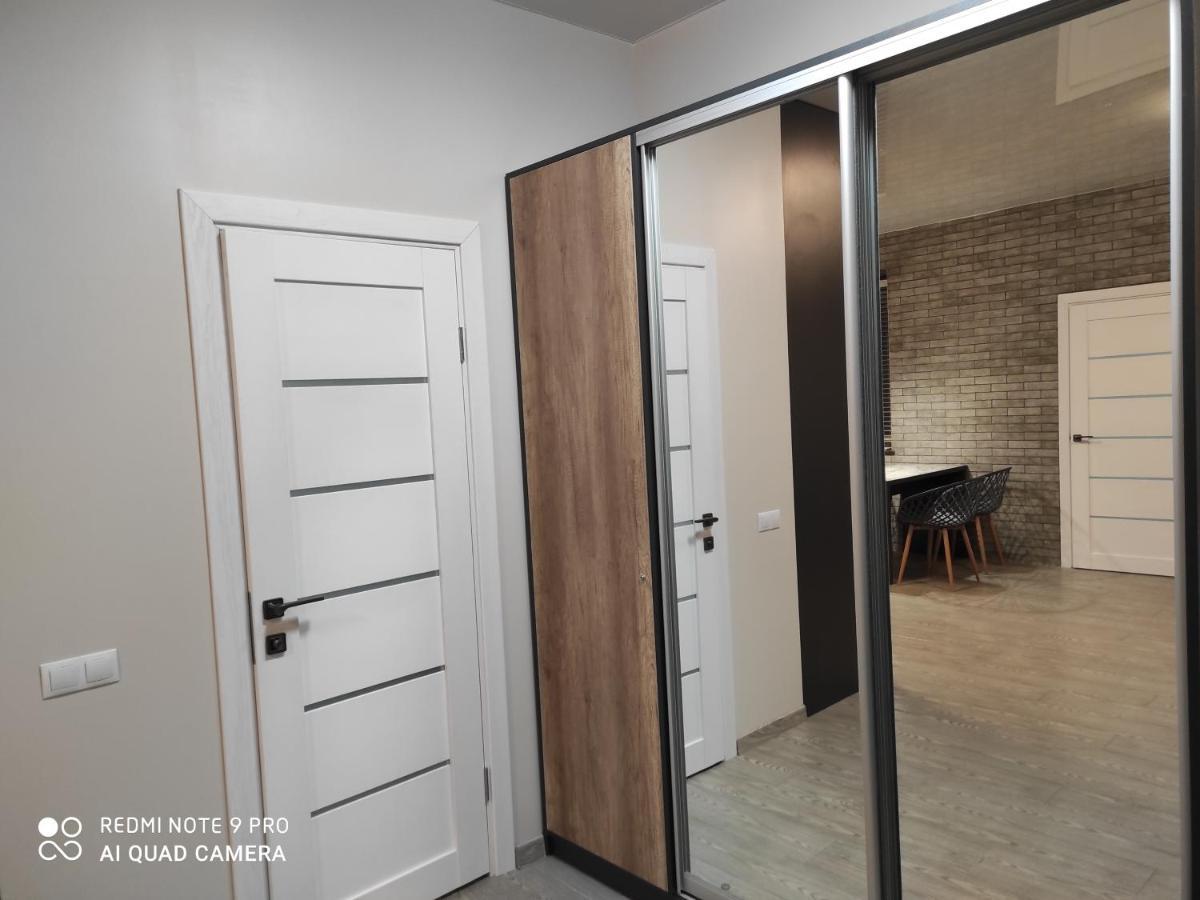 Vip Apartment У Центрі Міста, Новобуджк Театральний,Дуже Простора Rivne Eksteriør bilde