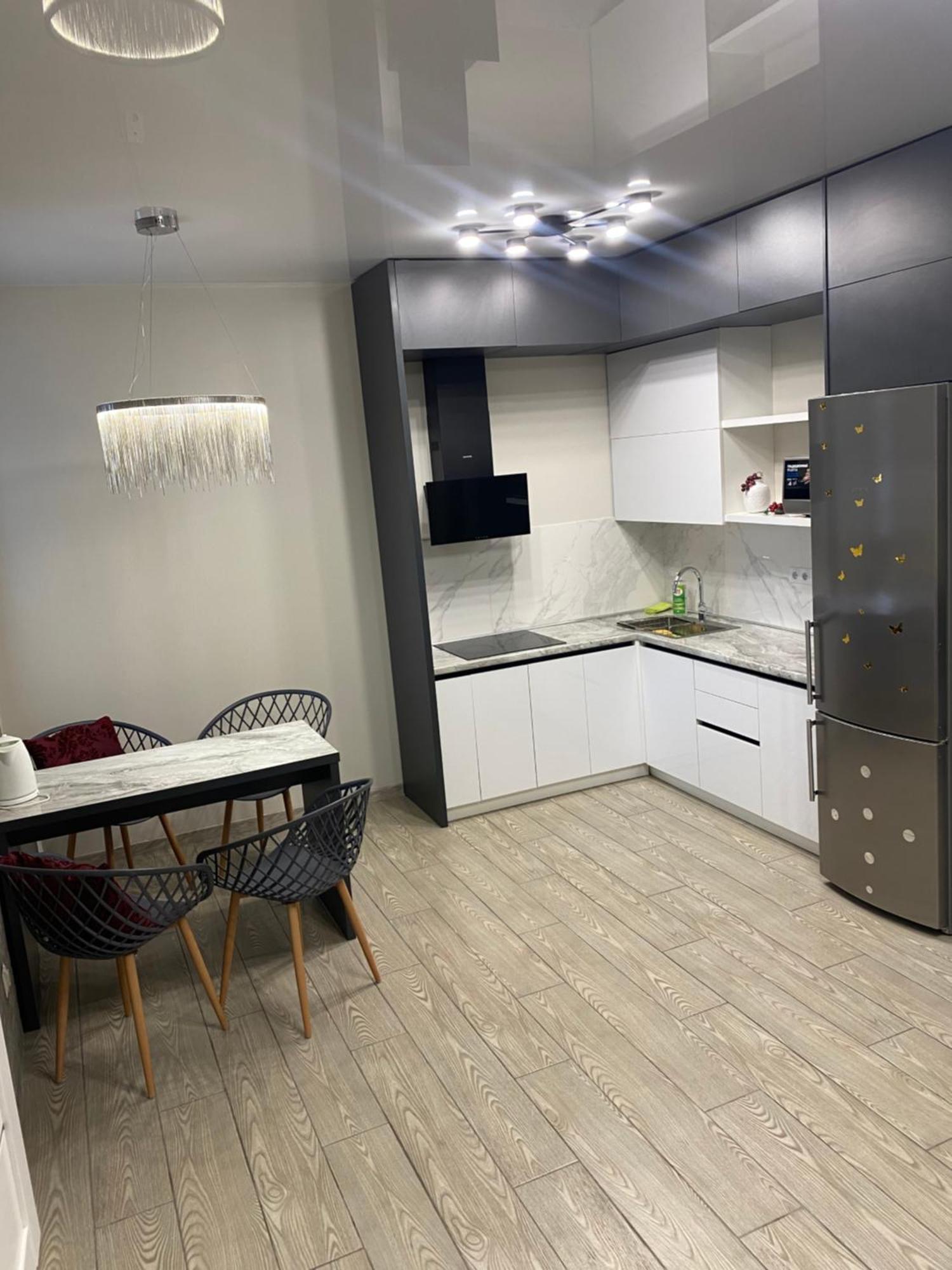 Vip Apartment У Центрі Міста, Новобуджк Театральний,Дуже Простора Rivne Eksteriør bilde
