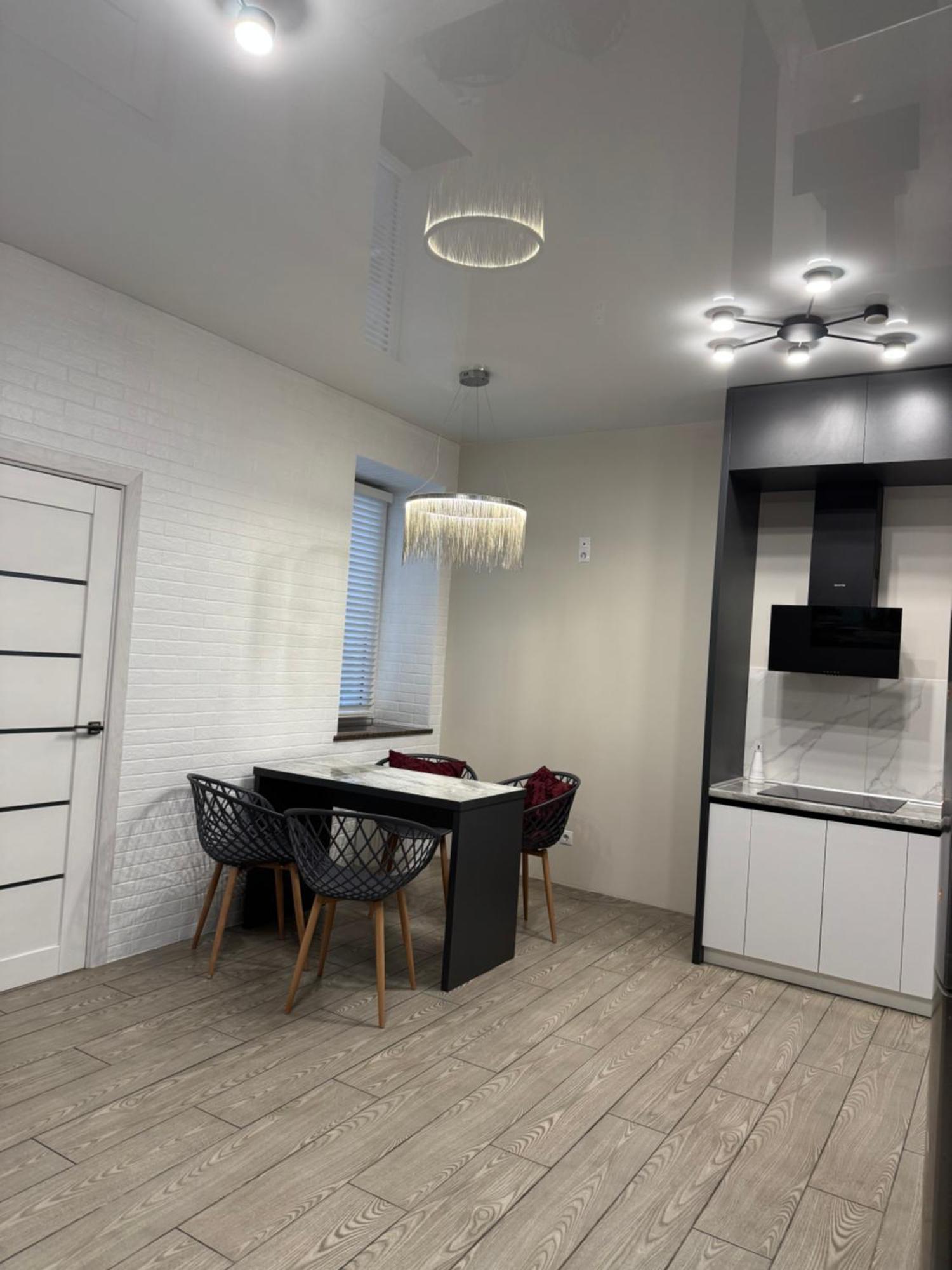 Vip Apartment У Центрі Міста, Новобуджк Театральний,Дуже Простора Rivne Eksteriør bilde
