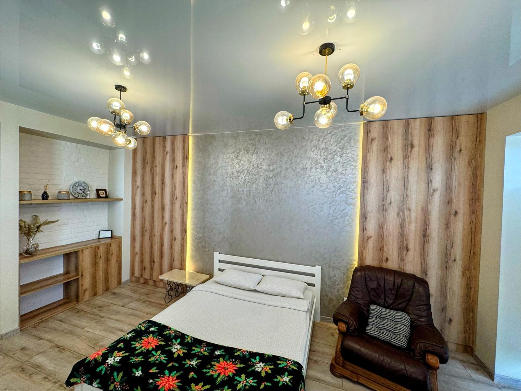 Vip Apartment У Центрі Міста, Новобуджк Театральний,Дуже Простора Rivne Eksteriør bilde
